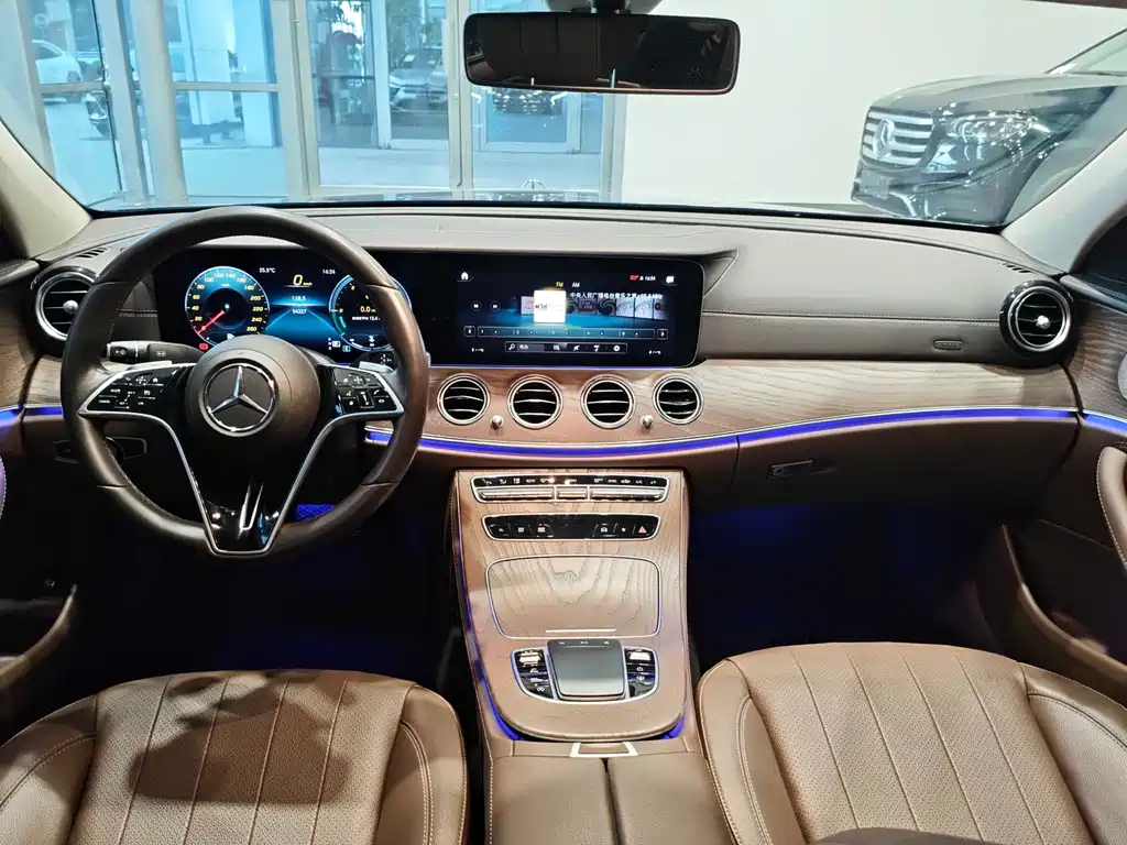MERCEDES-BENZ E CLASS