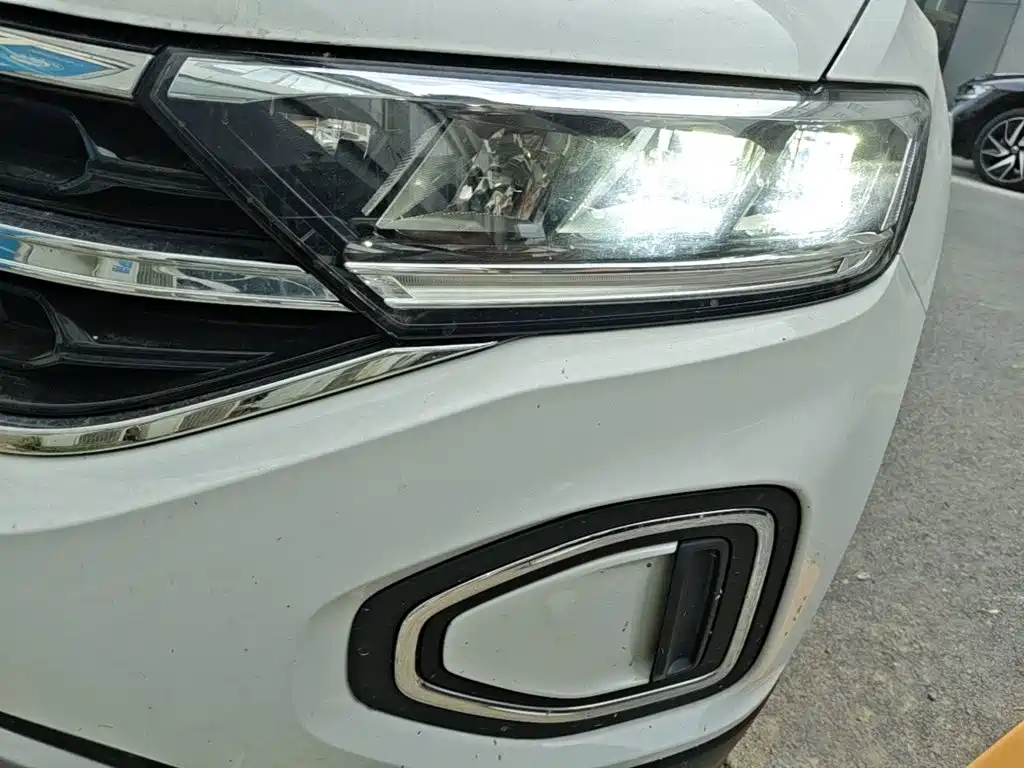 Volkswagen T-Roc — миниатюра 24