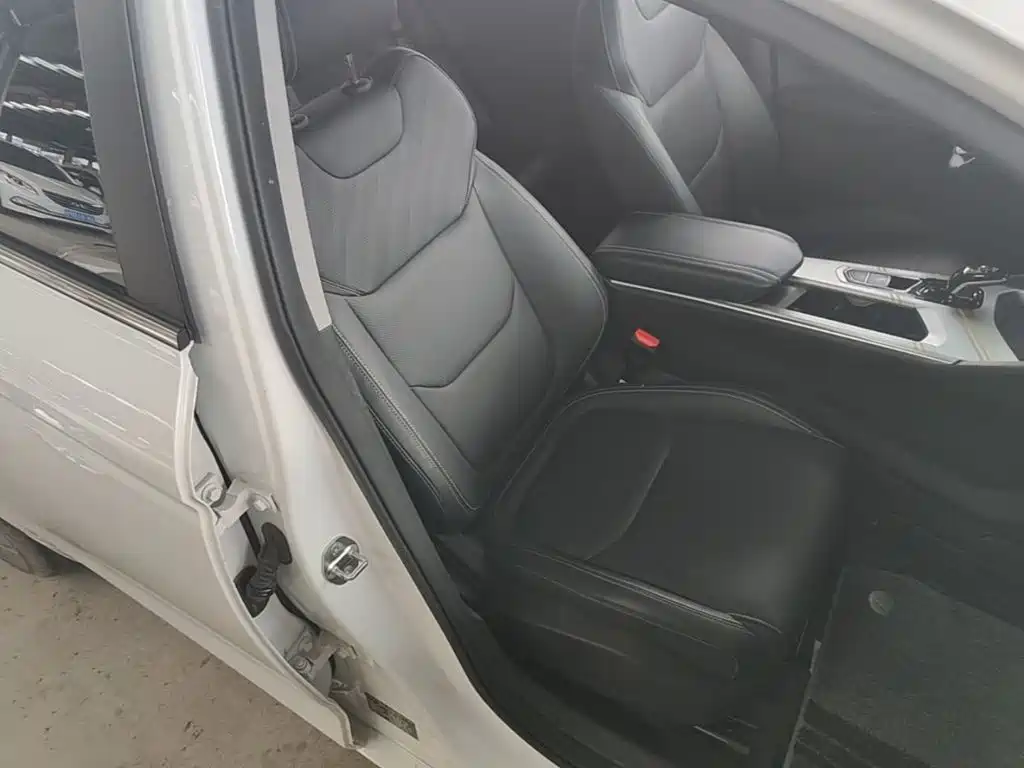 Geely L HiP — миниатюра 25