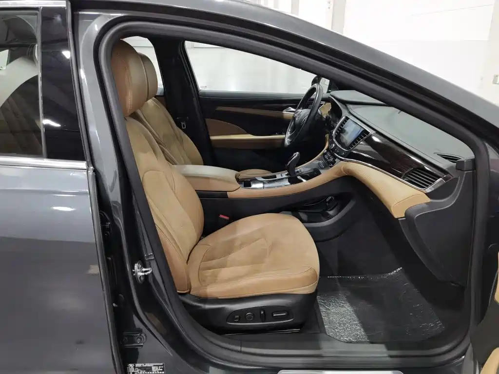 Buick LaCrosse — миниатюра 23