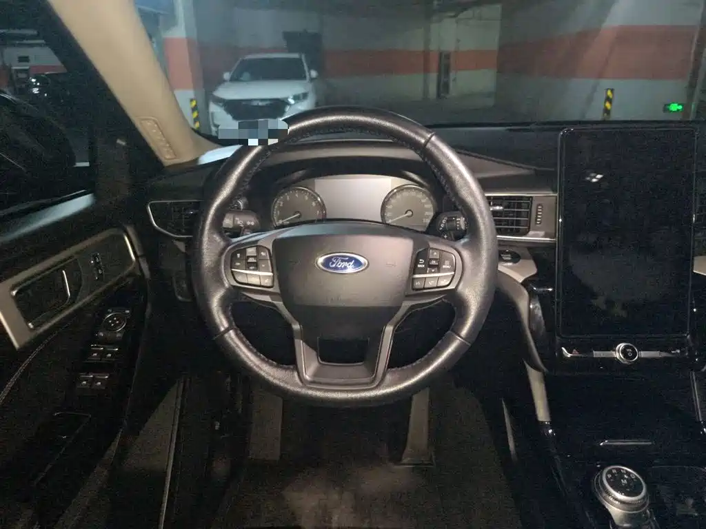 Ford Explorer — миниатюра 3