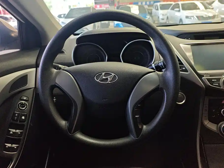 Hyundai Elantra Langdong — миниатюра 15