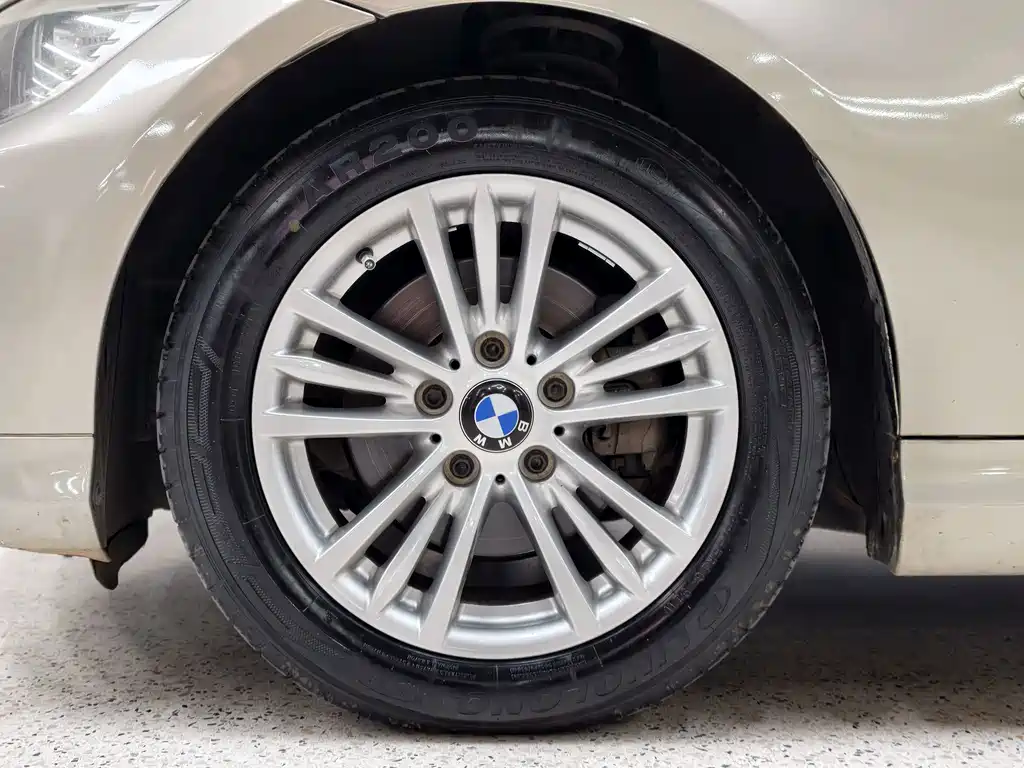 BMW 3 Series — миниатюра 13