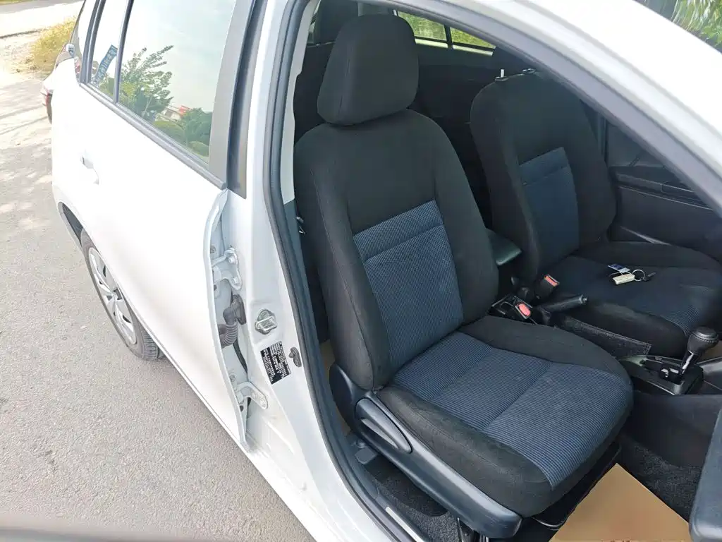 Toyota Yaris L — миниатюра 25
