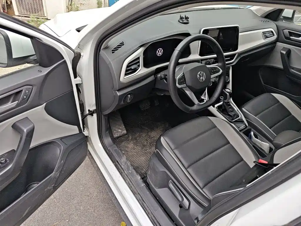 Volkswagen T-Roc — миниатюра 16