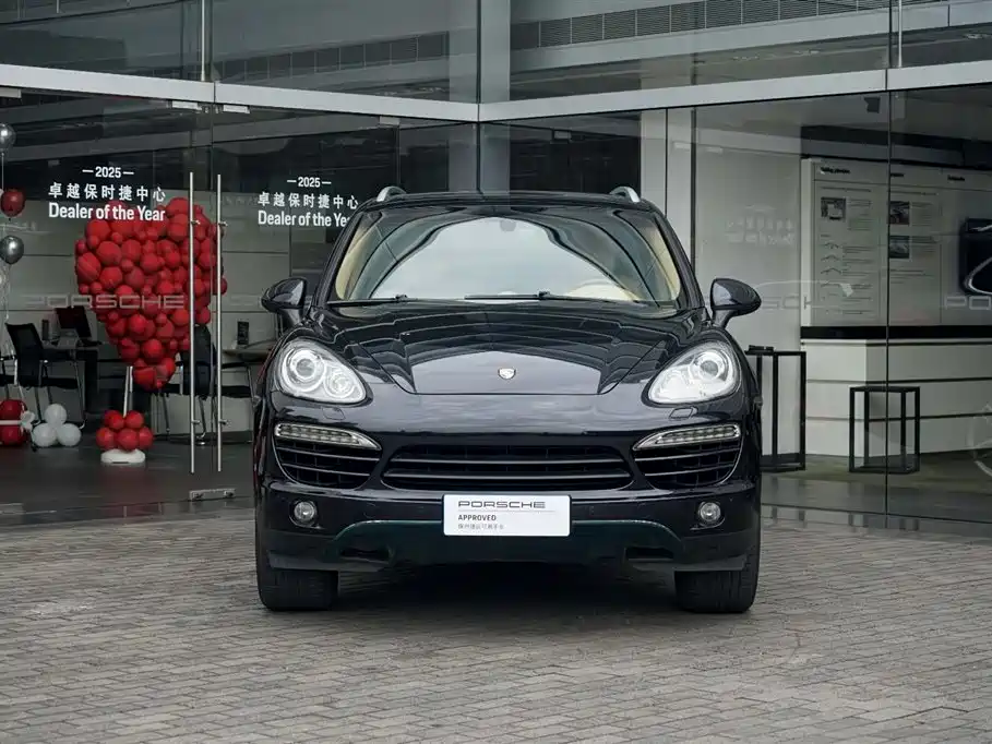 Porsche Cayenne — миниатюра 5