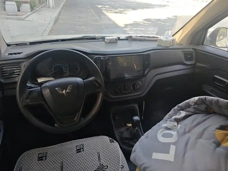 Wuling Hongguang V — миниатюра 13