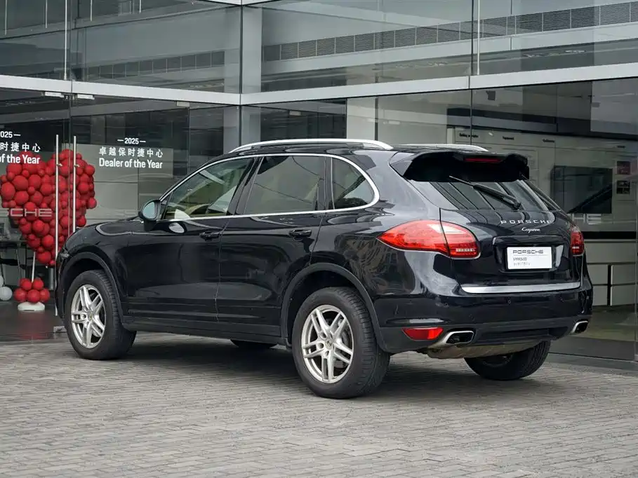 Porsche Cayenne — миниатюра 3