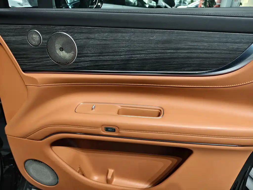 AITO ASK THE WORLD M9