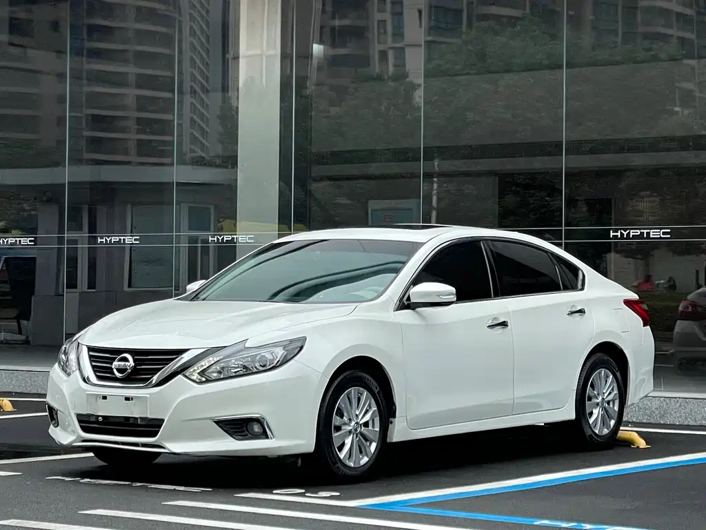 NISSAN TEANA