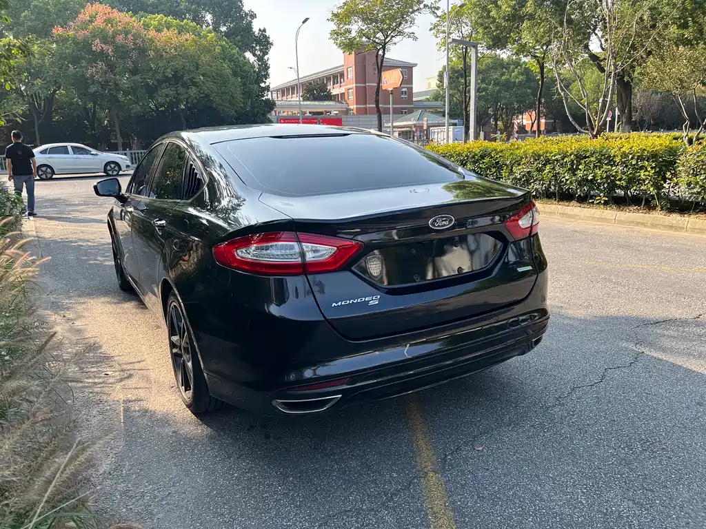 Ford Mondeo — миниатюра 4