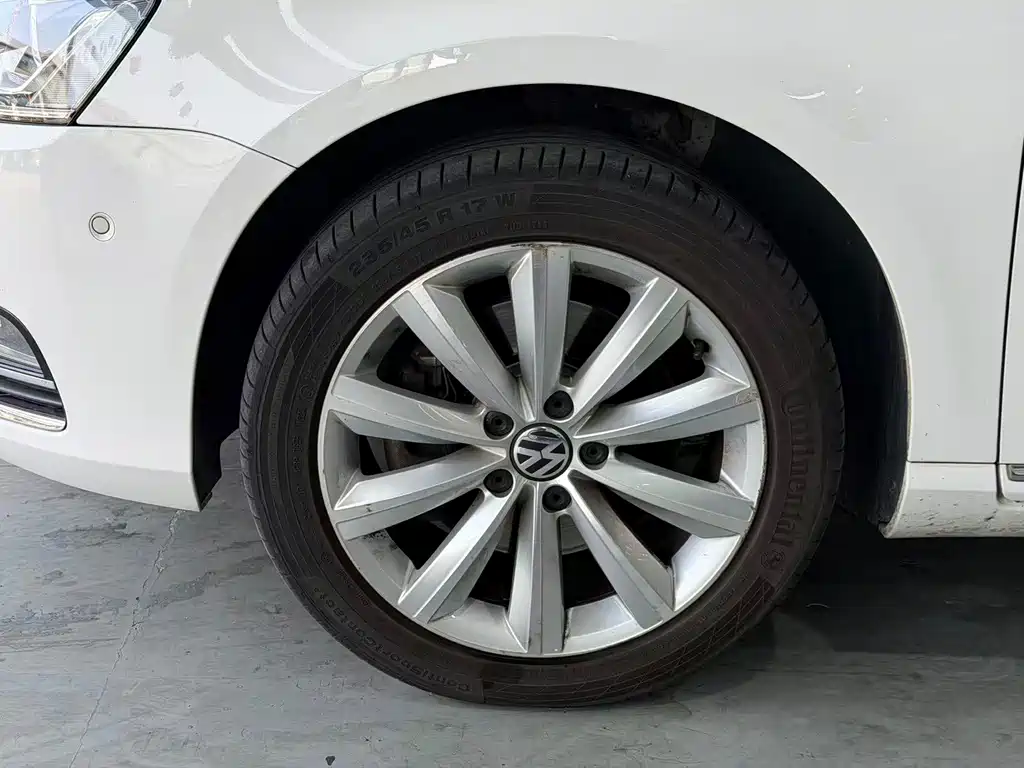 Volkswagen Magotan — миниатюра 4