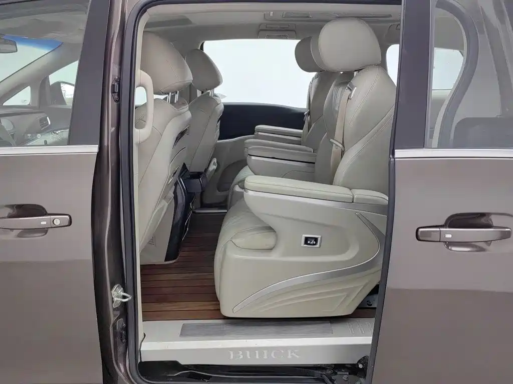 Buick GL8 — миниатюра 15