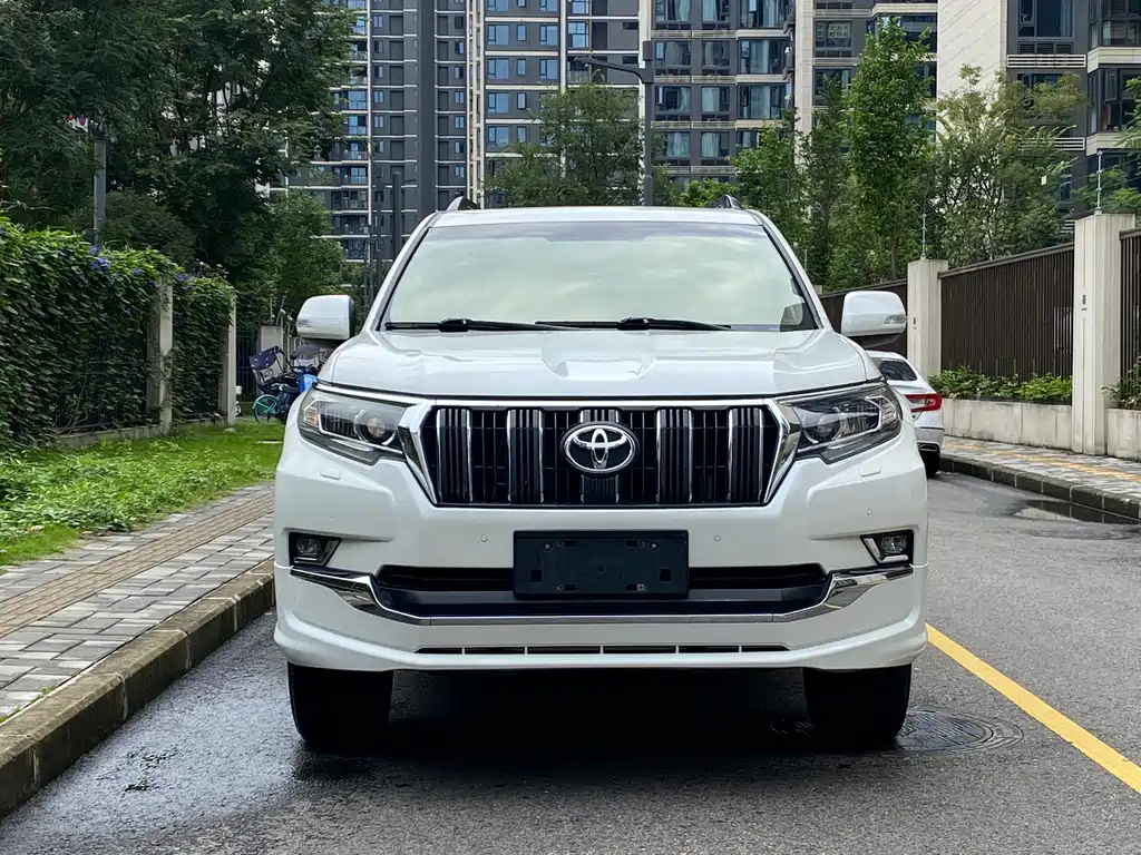 TOYOTA PRADO