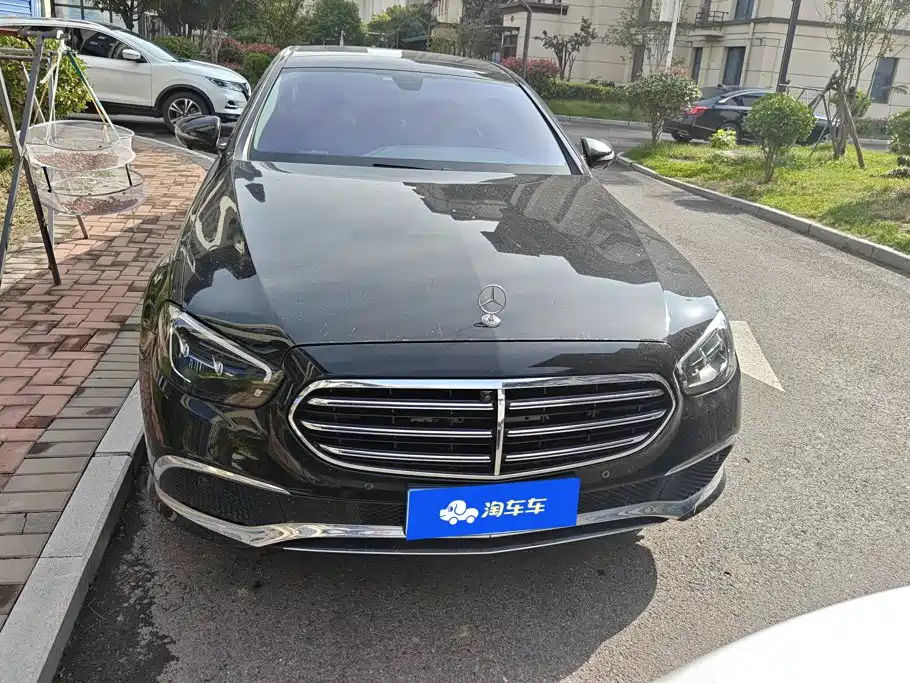 Mercedes-Benz E-Class — миниатюра 2