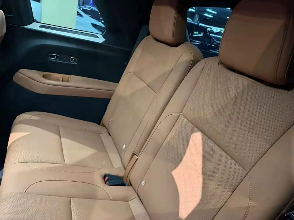 Li Auto Li L8 — миниатюра 14