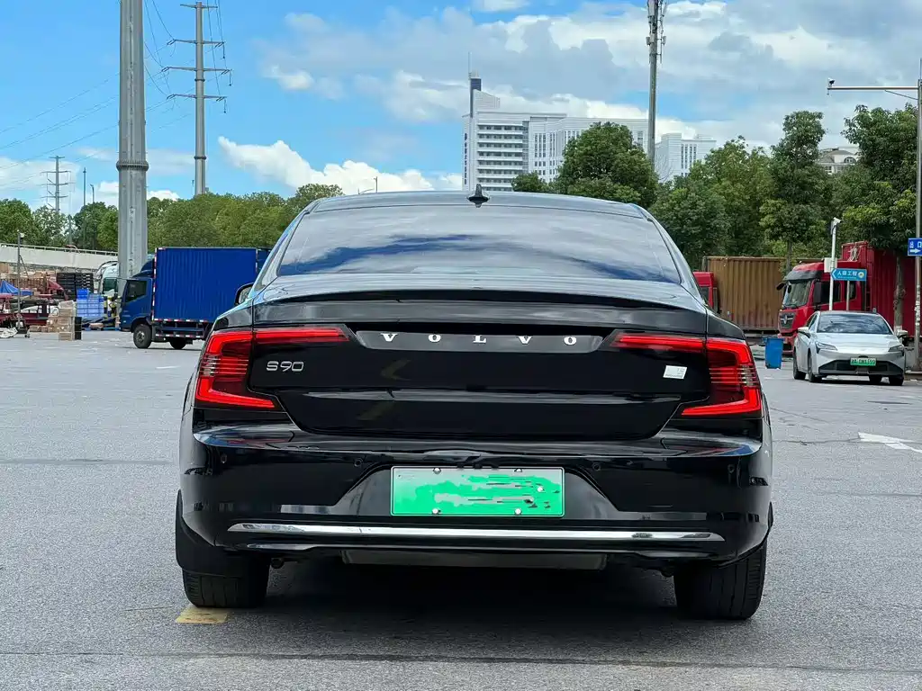 Volvo S90 PHEV — миниатюра 8