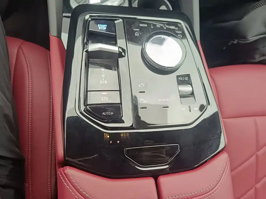 BMW i5 — миниатюра 14