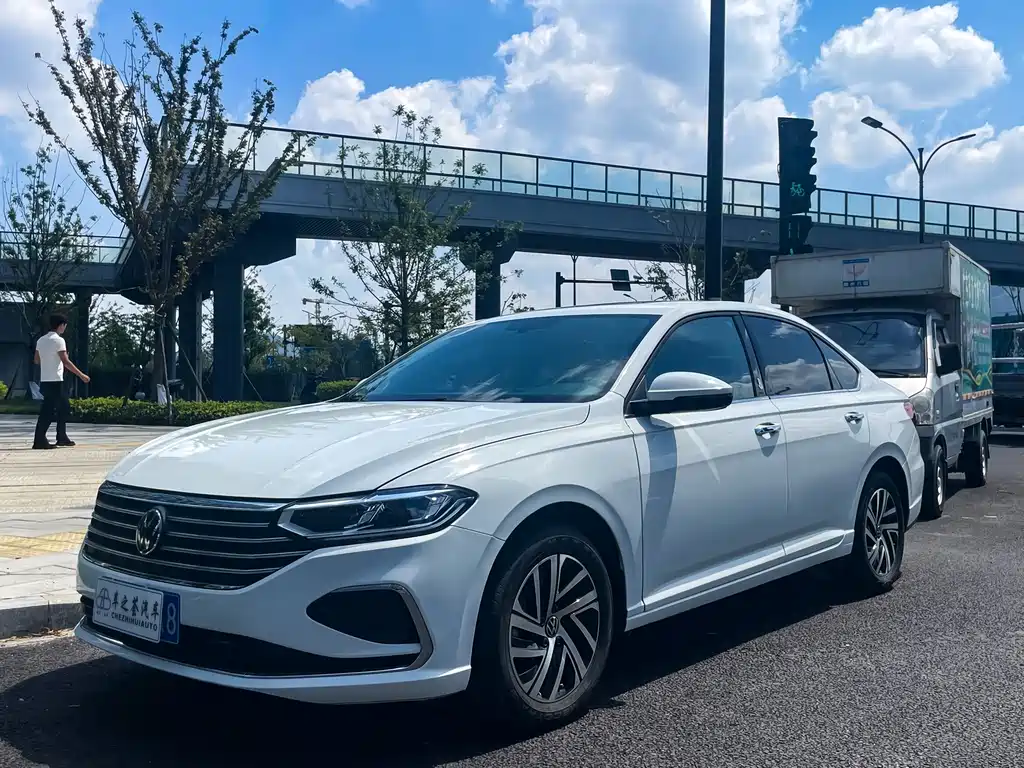 Volkswagen Lavida — миниатюра 2