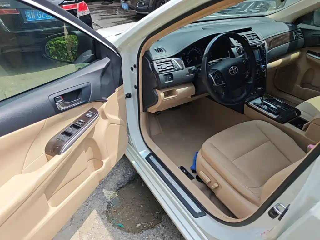 Toyota Camry — миниатюра 16