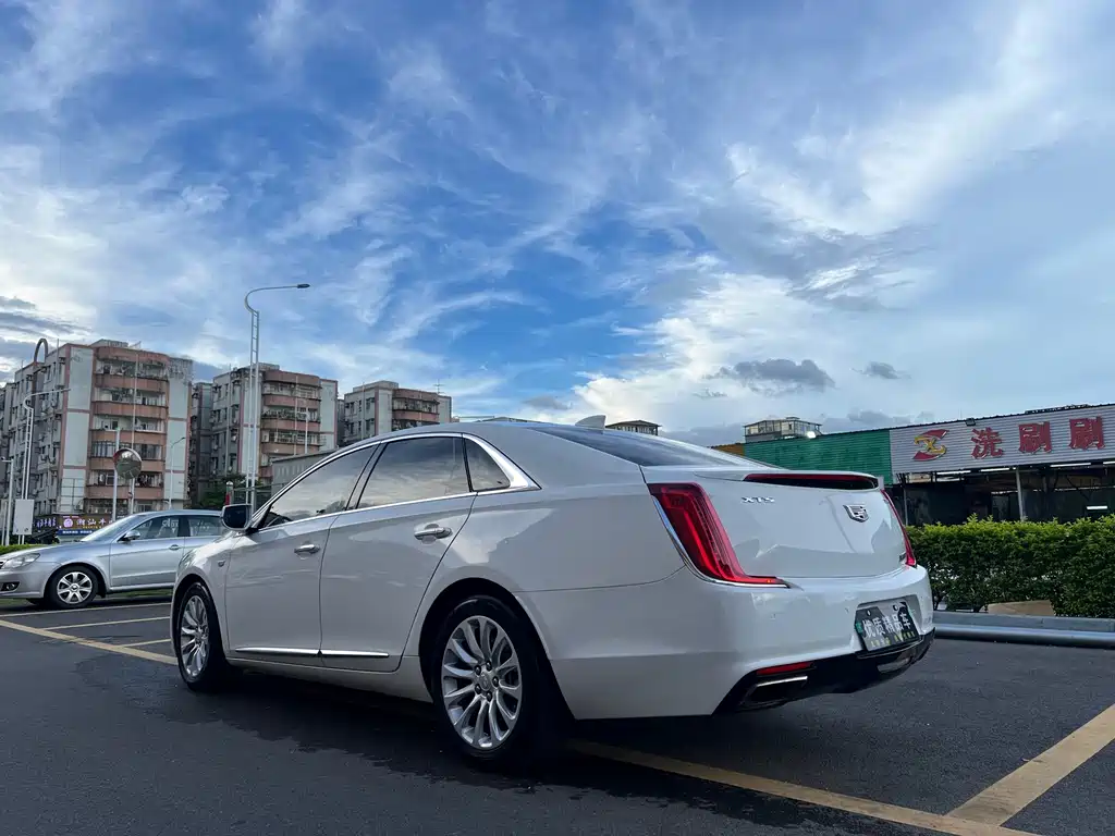 Cadillac XTS — миниатюра 6