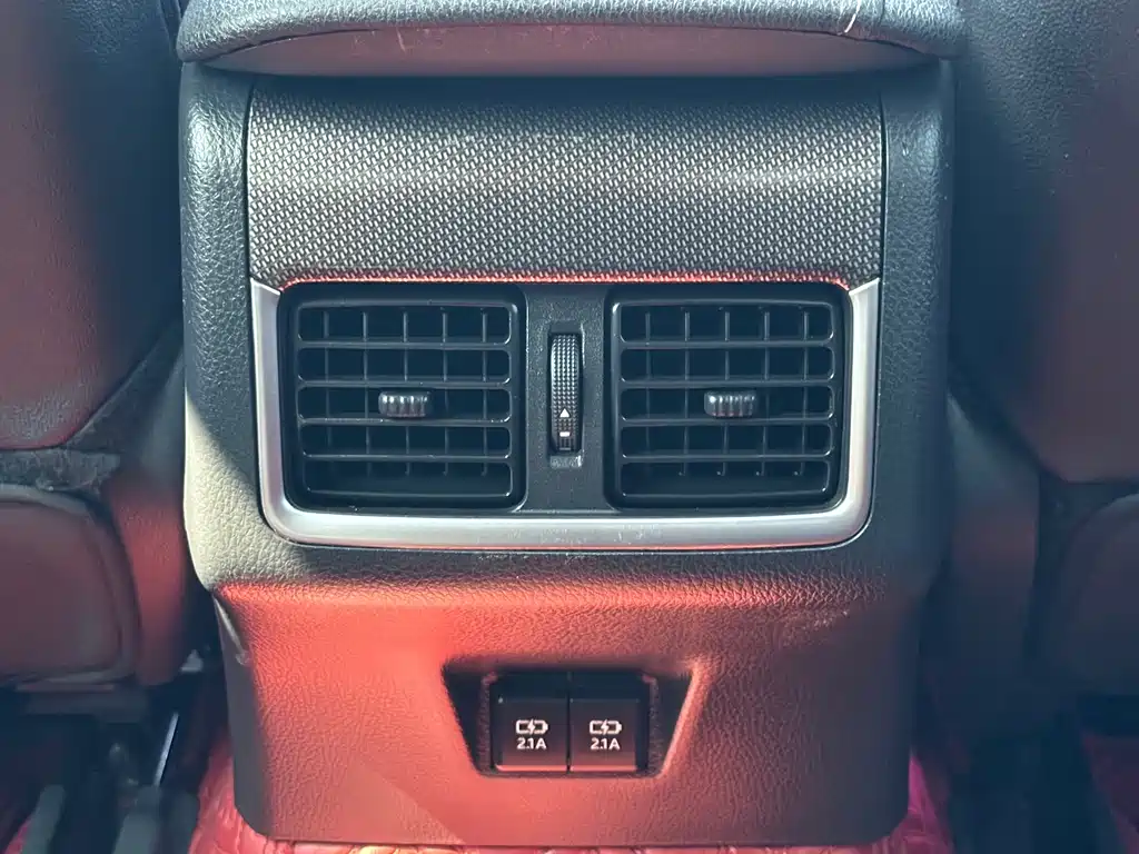 Toyota Camry — миниатюра 10