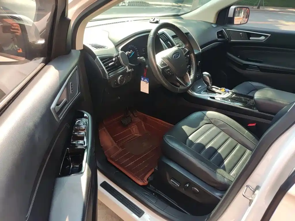 Ford Edge — миниатюра 14