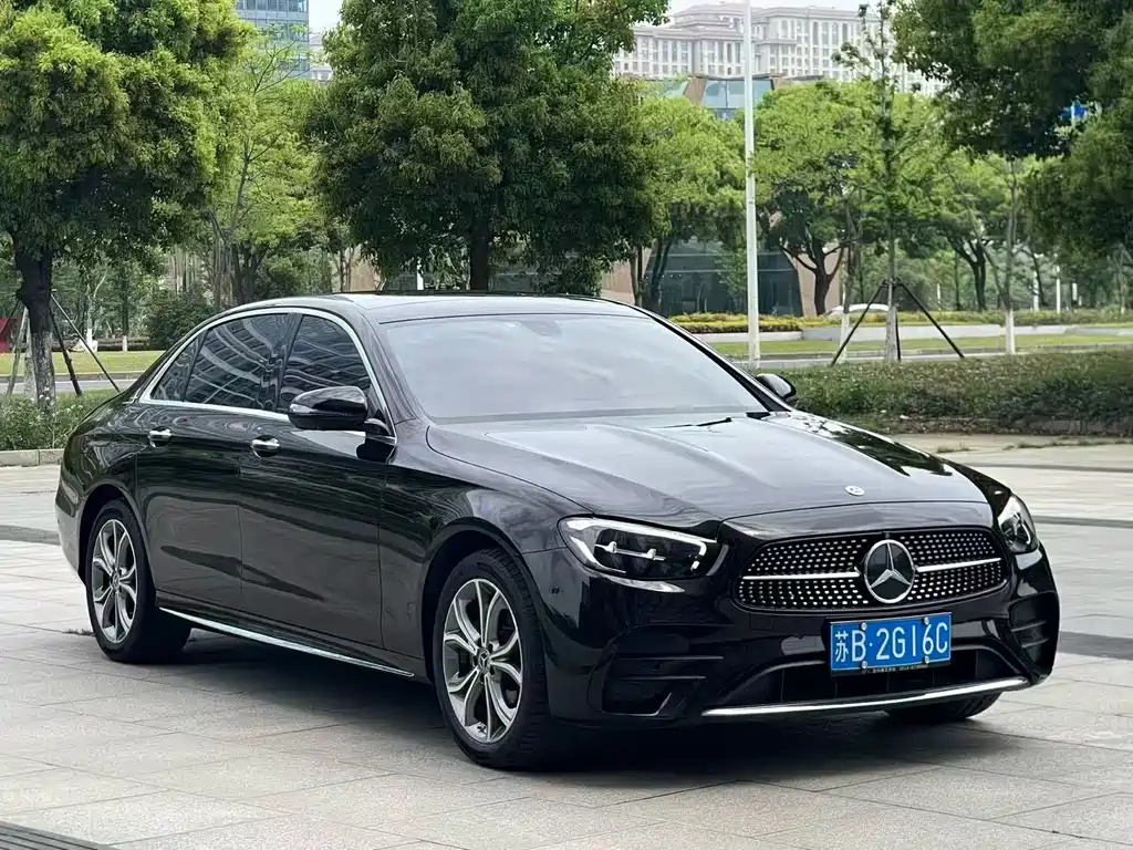 Mercedes-Benz E-Class — миниатюра 3