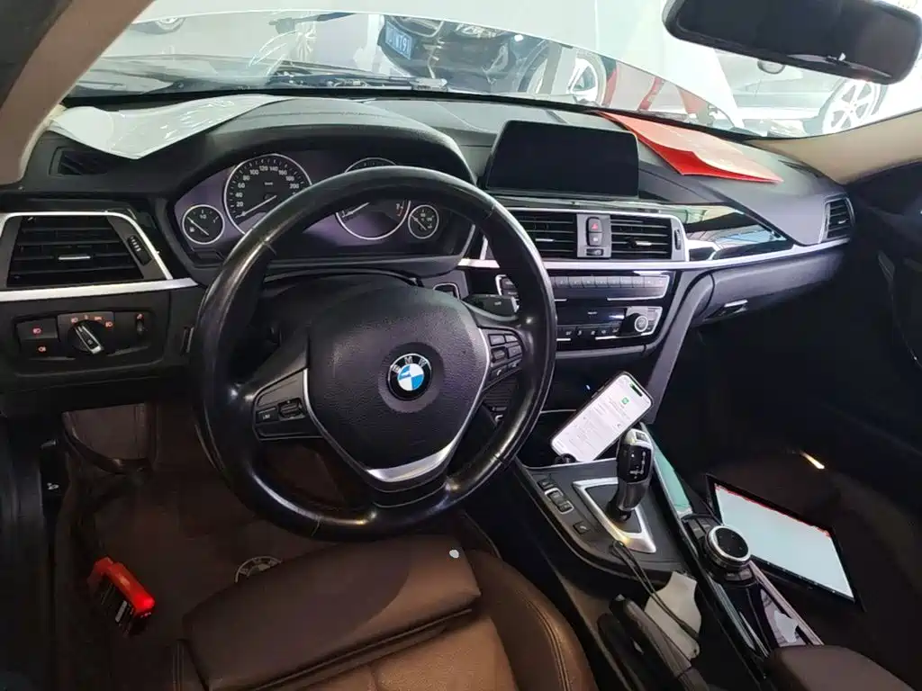 BMW 3 Series — миниатюра 10