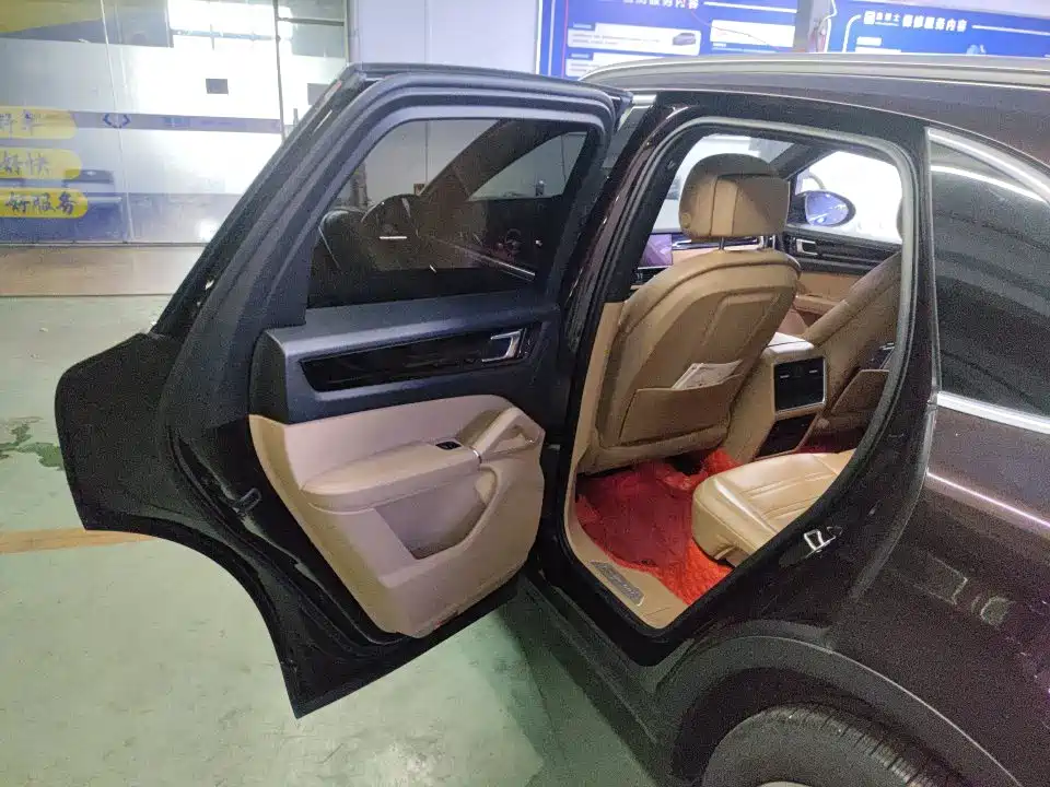 Porsche Cayenne — миниатюра 6