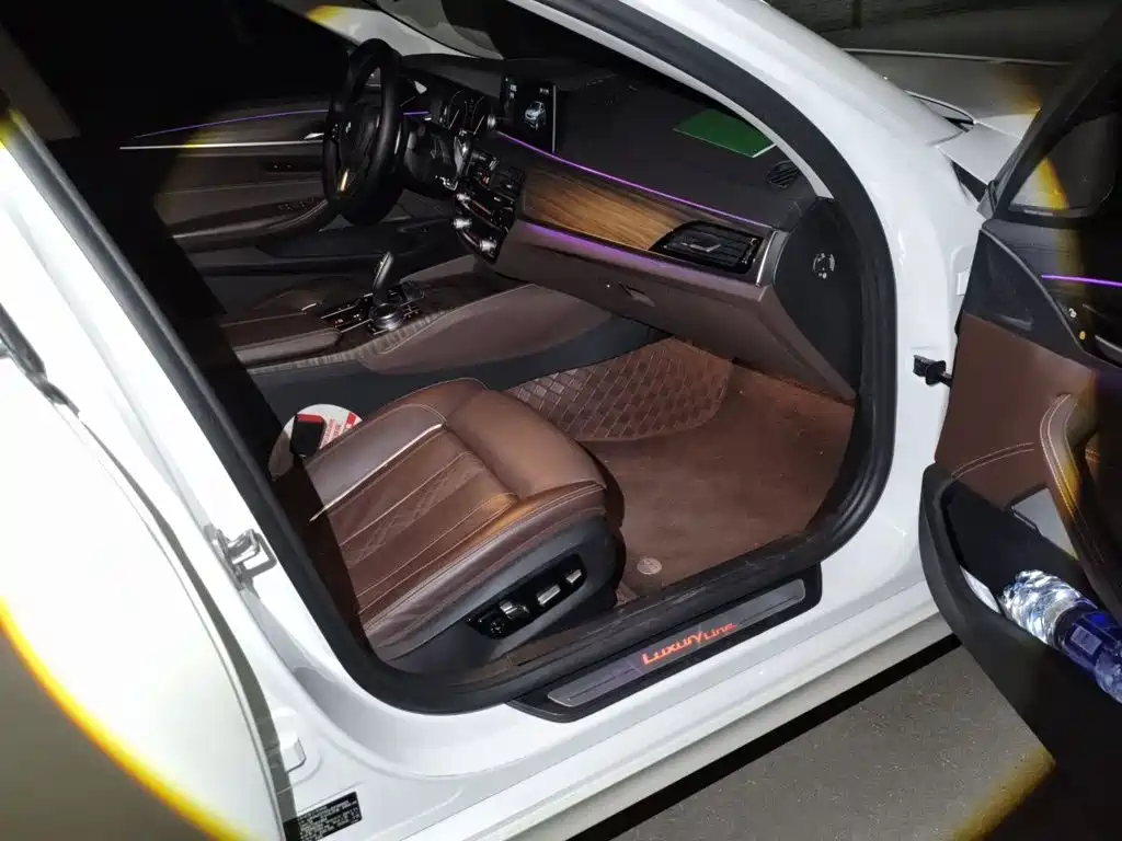 BMW 5 Series — миниатюра 18