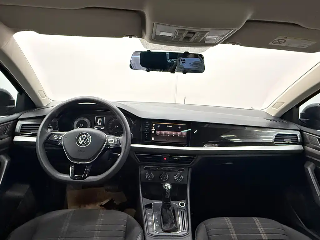 Volkswagen Lavida — миниатюра 4