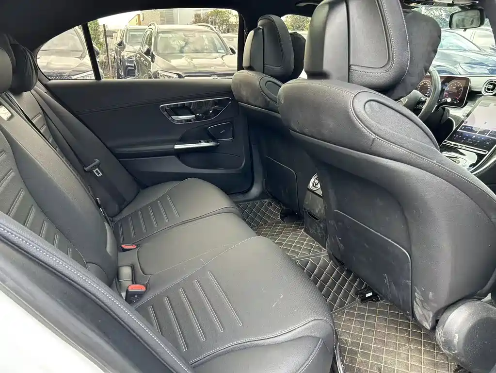 Mercedes-Benz C-Class — миниатюра 10