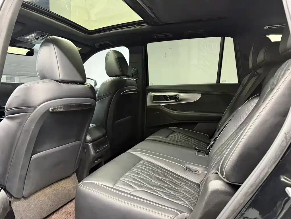 GAC GS8 2022 2.0TM Luxury ( мест)