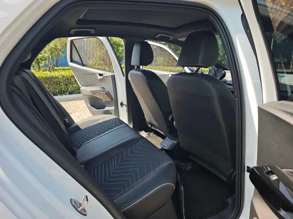 Volkswagen ID.3 — миниатюра 5