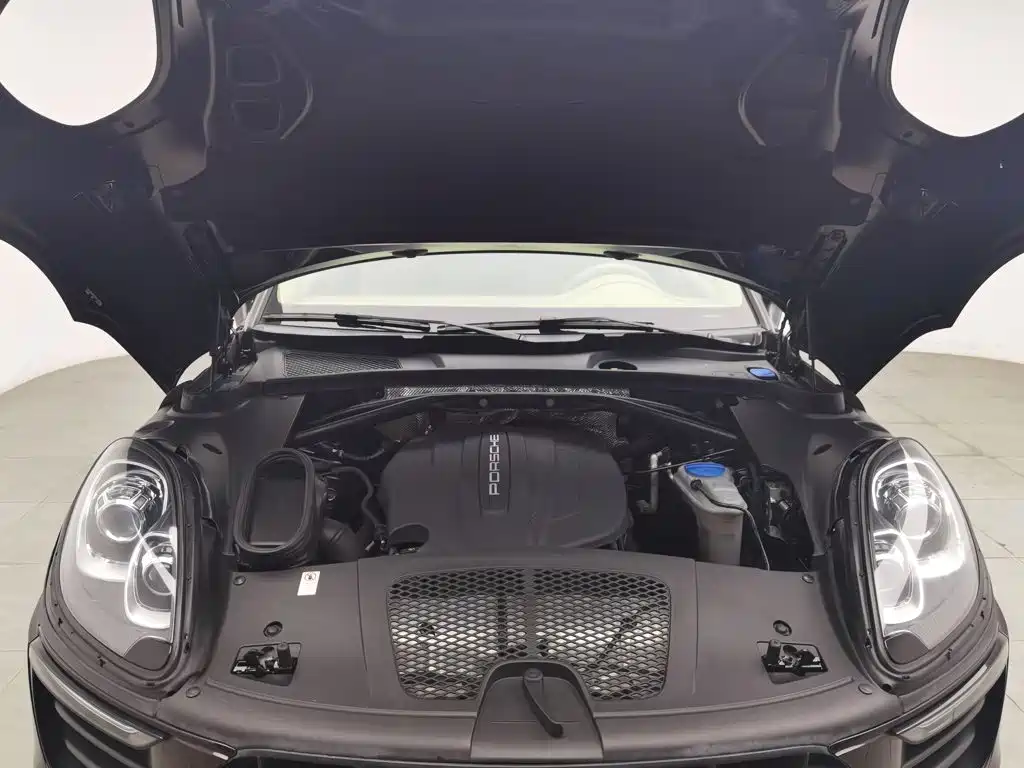 Porsche Macan — миниатюра 6