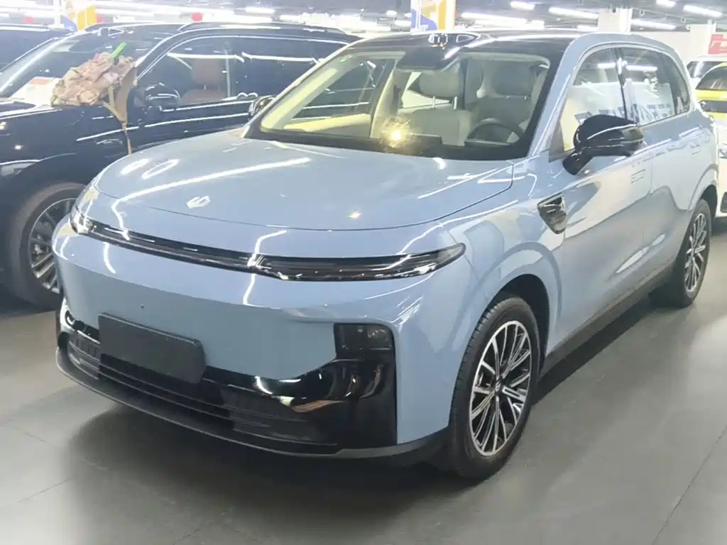 2025 Leapmotor B10 - zdjęcie 1 z 25
