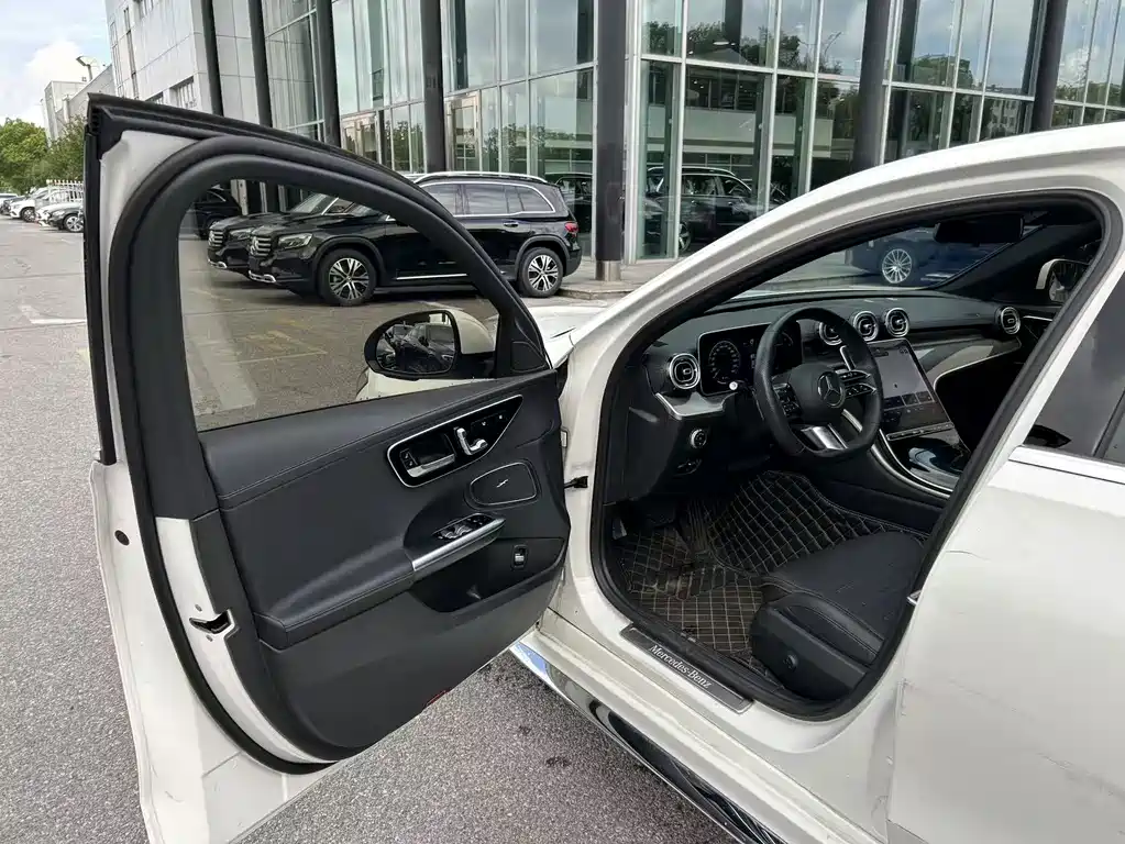Mercedes-Benz C-Class — миниатюра 8