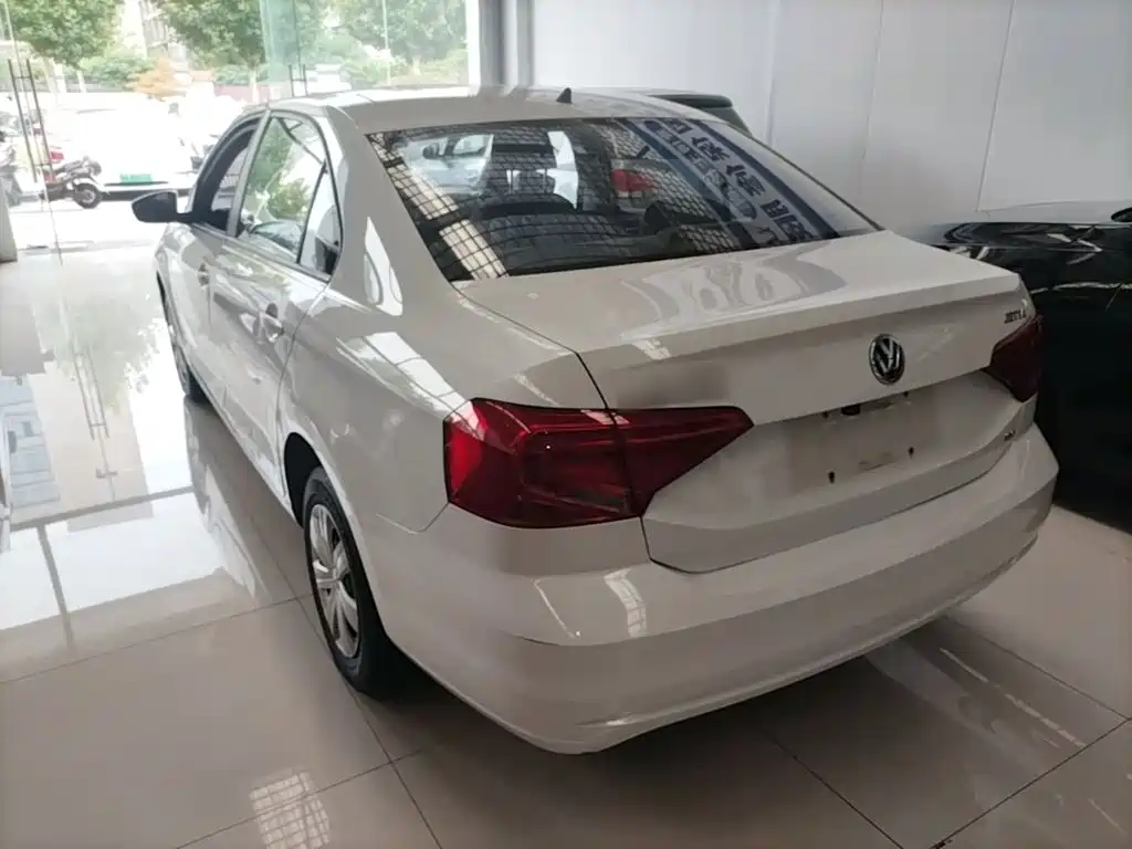 Volkswagen Jetta — миниатюра 5