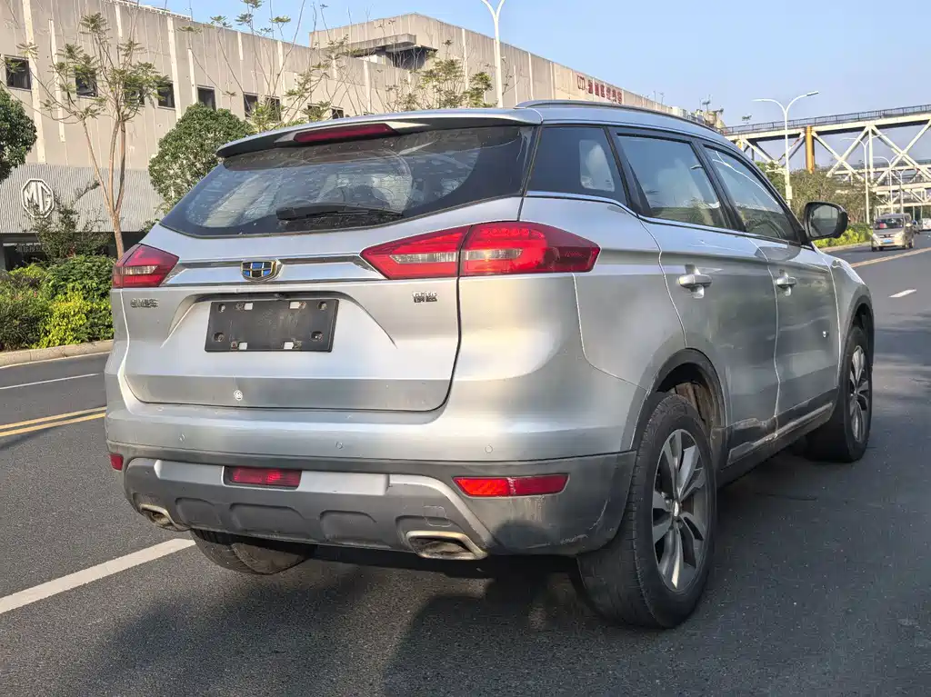 Geely Boyue — миниатюра 8