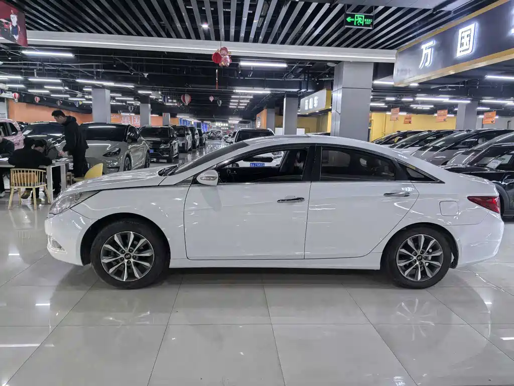 Hyundai Sonata — миниатюра 3