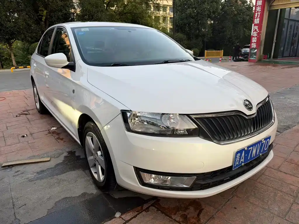 Skoda Rapid — миниатюра 3