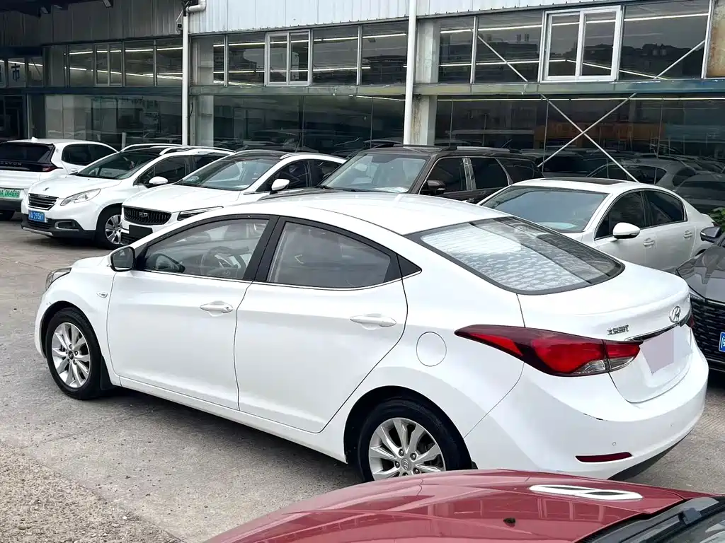 Hyundai Elantra Langdong — миниатюра 8