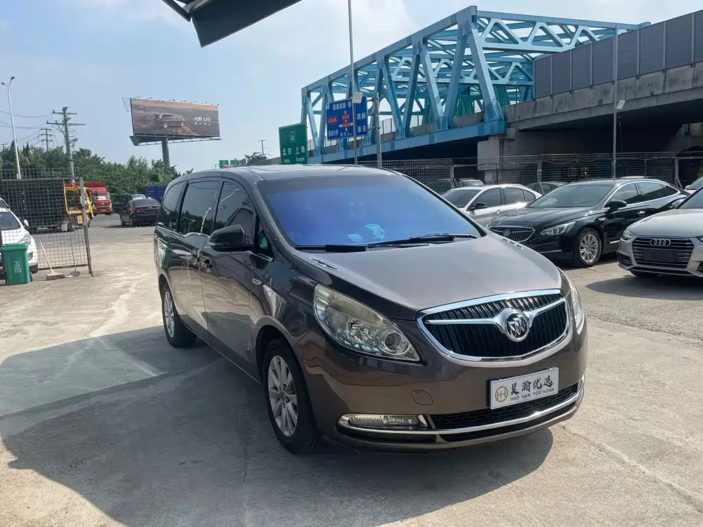 Buick GL8 — миниатюра 2