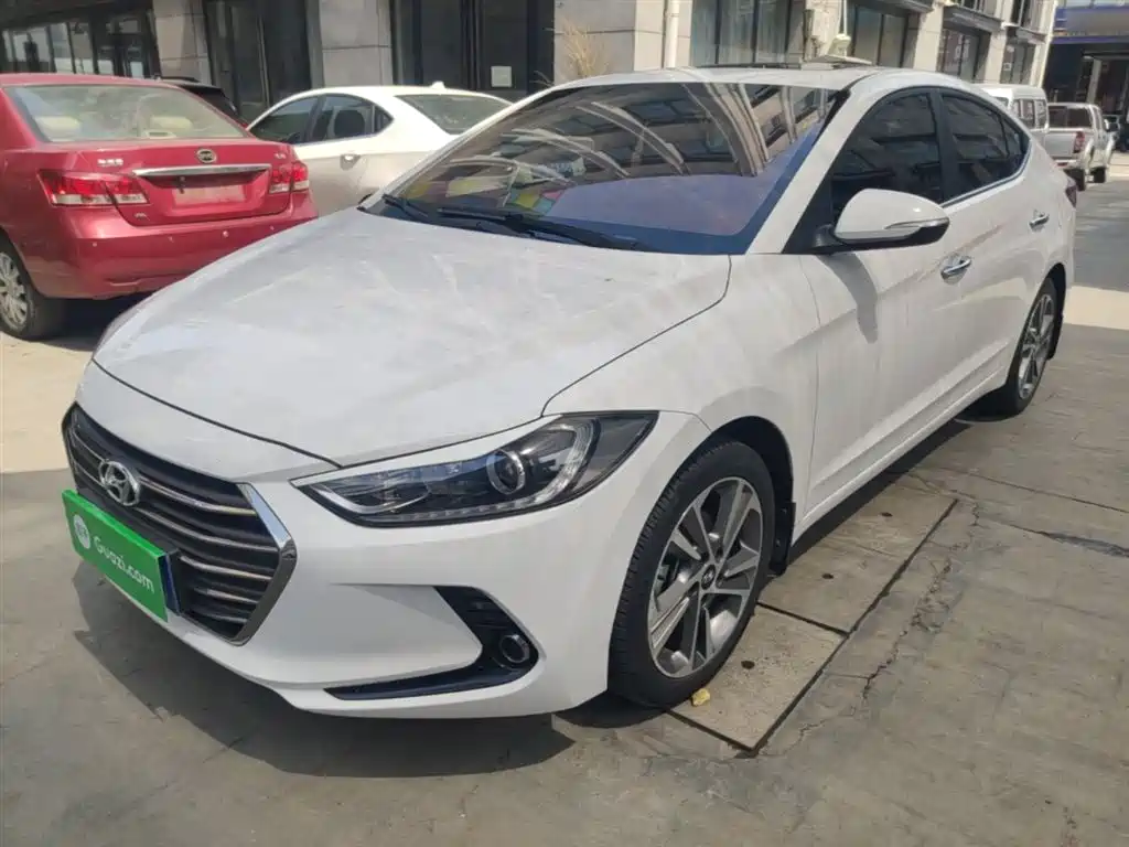 Купить Hyundai Elantra