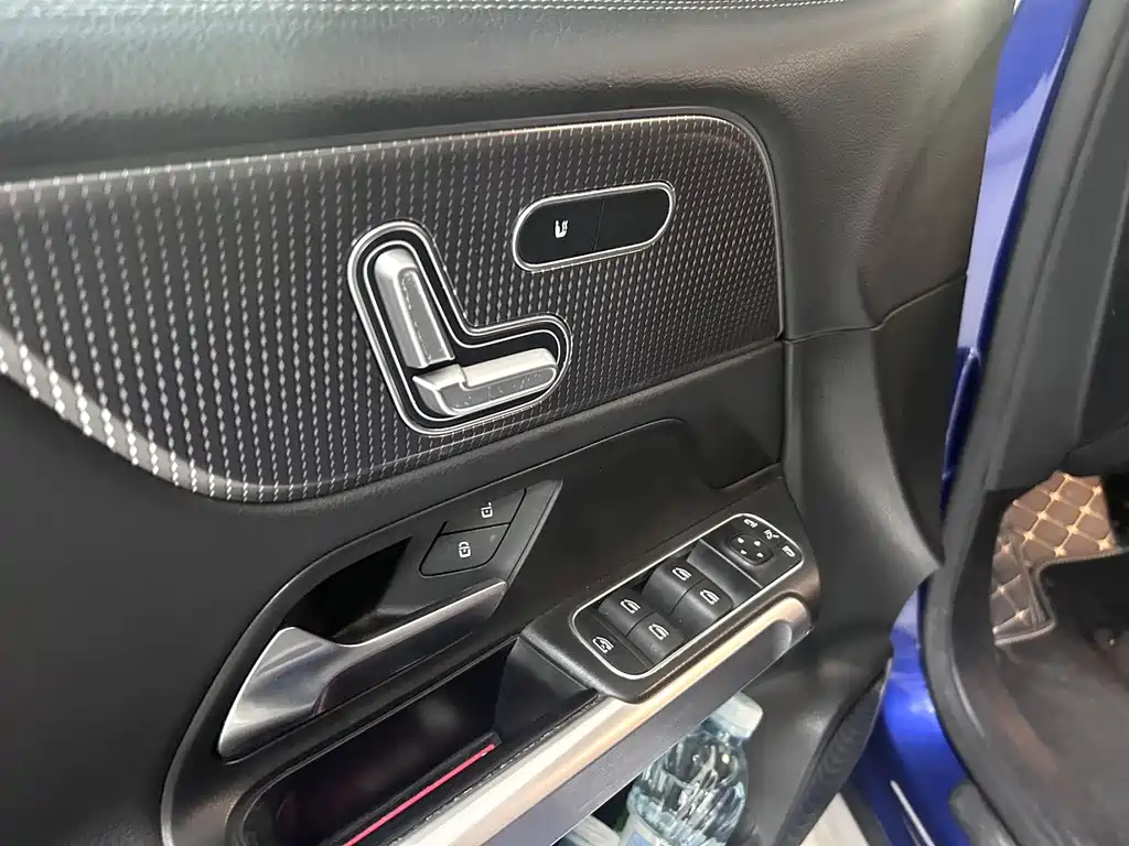 Mercedes-Benz GLB — миниатюра 5