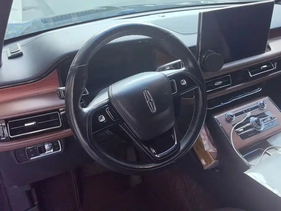 Lincoln Aviator — миниатюра 15