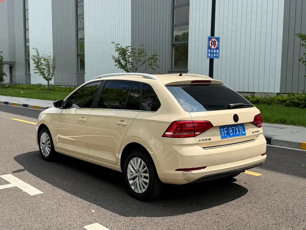 Volkswagen Santana — миниатюра 6