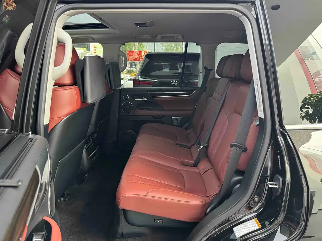 Lexus LX 2021 570