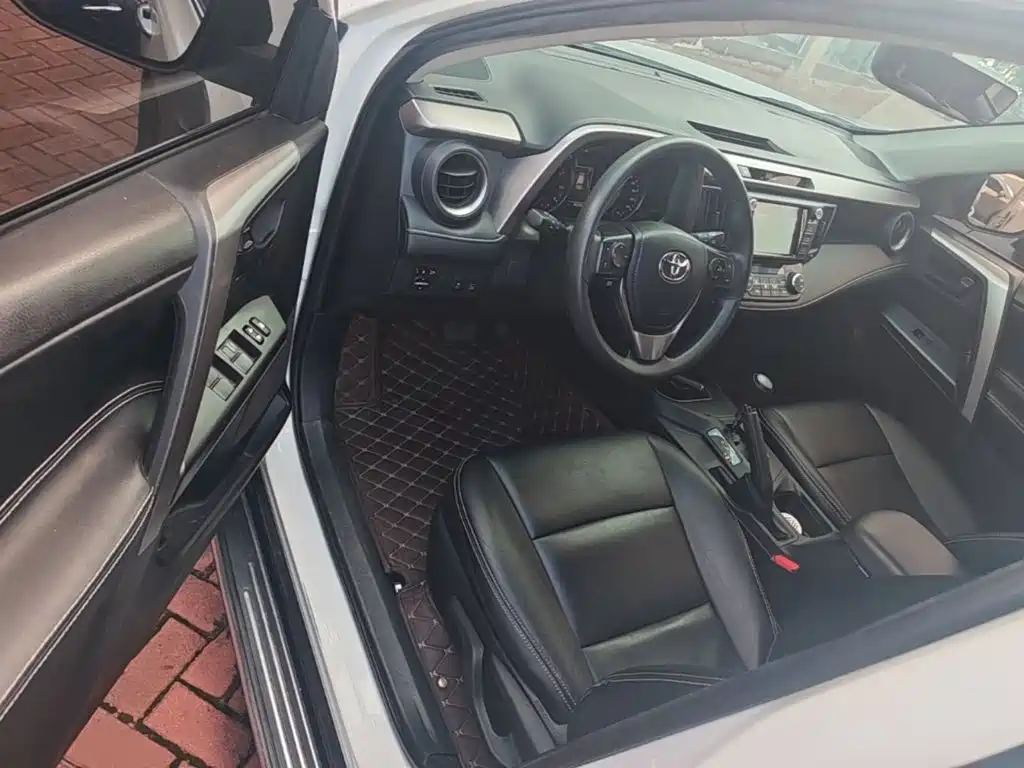Toyota RAV4 — миниатюра 16